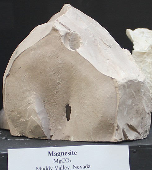 Magnesite: Mineral information, data and localities.