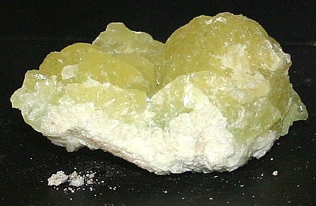 Prehnite: Mineral information, data and localities.