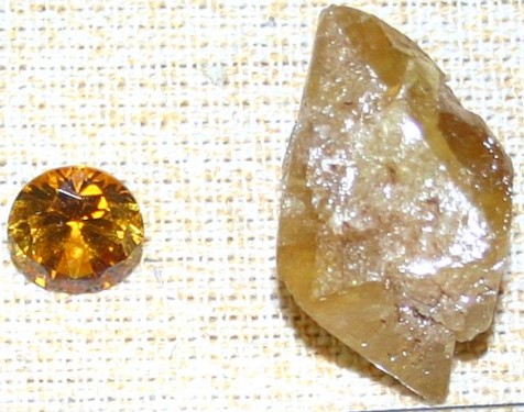 Gem cut scheelite and crystal