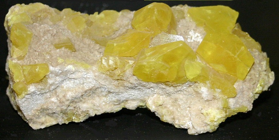 sulfur crystals on matrix