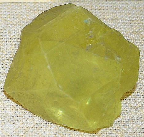 yellow sulfur crystal