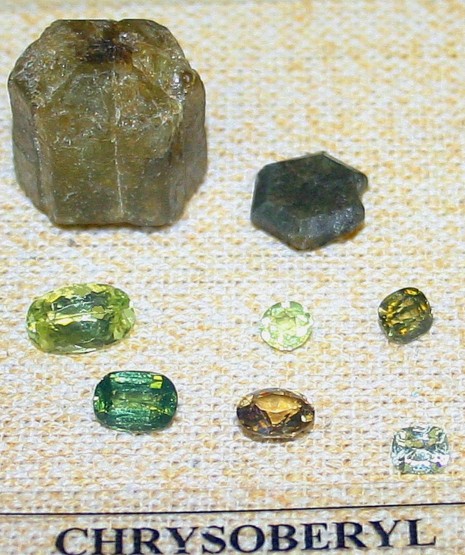 Chrysoberyl gems and crystals