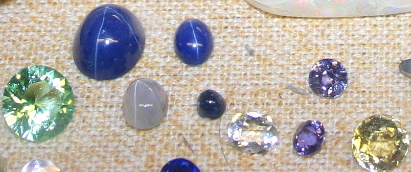 sapphire, star and cut