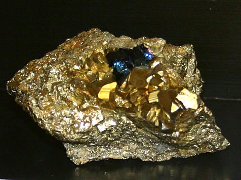 Covellite Copper ore (blue)