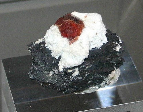 Spessartite garnel with albite and schorl