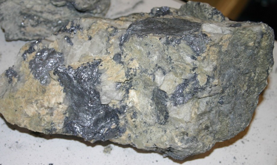 Molybdenite: Mineral information, data and localities.