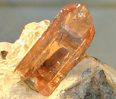 Topaz Mineral Information photos and Facts, gem Topaz